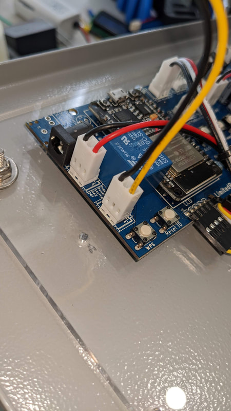 Water valve controller board with wiring connections